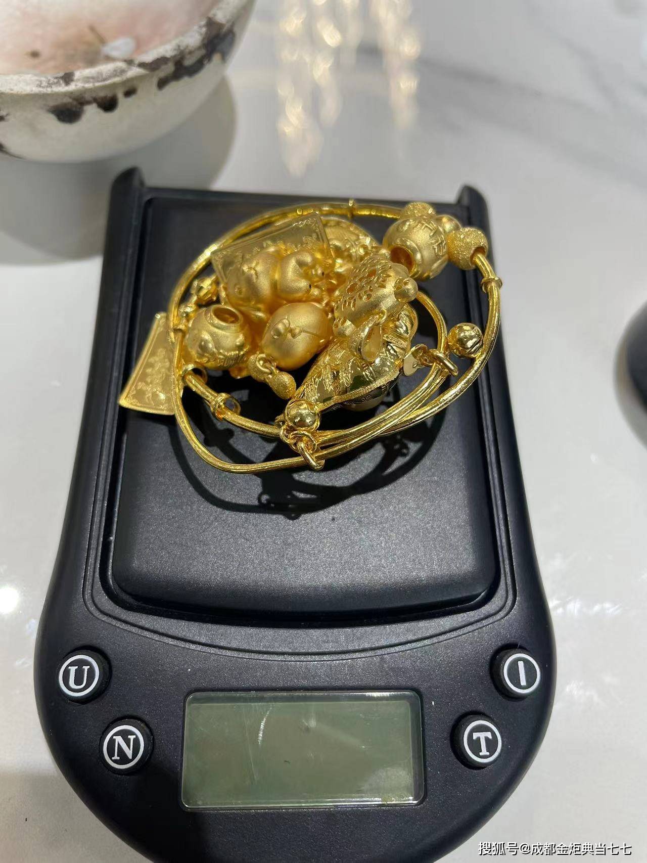 详细阅读:嘉兴最新24小时上门回收金价方法分析(最方便真实的嘉兴24小时上门回收黄金方法) 嘉兴最新24小时上门回收金价方法分析(最方便真实的嘉兴24小时上门回收黄金方法)